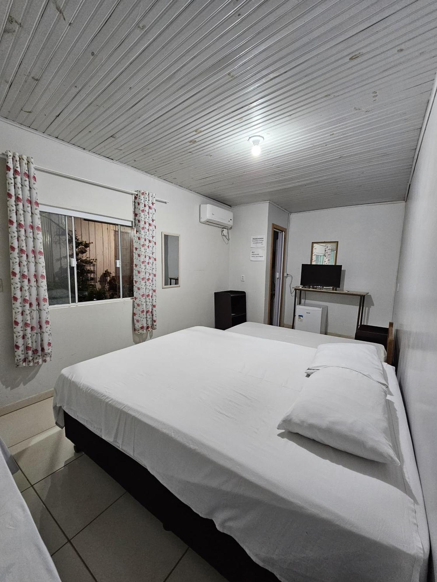 Aconchego Lar Cama E Cafe Bed & Breakfast ฟอสดูอีกวาซู ภายนอก รูปภาพ